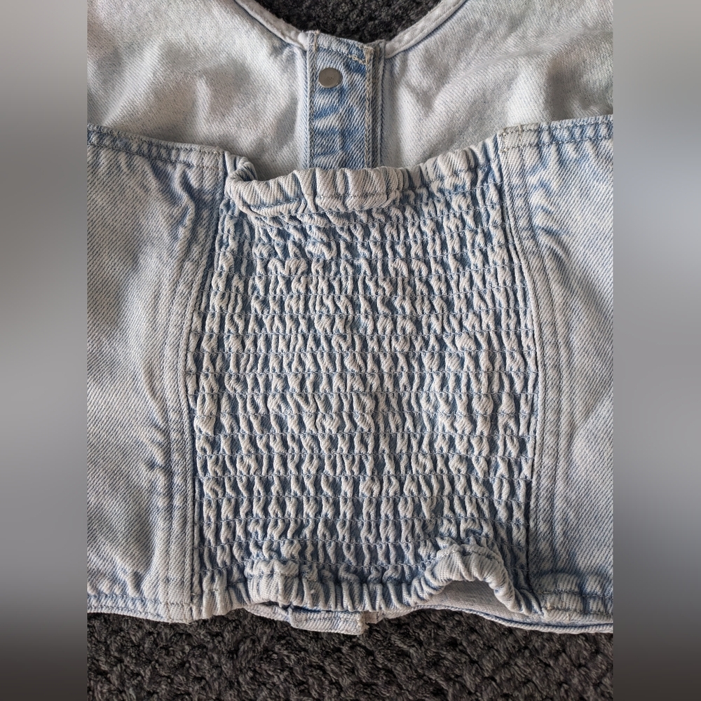 Levi’s Womens Button Down Denim Slim Fit Halter Crop Top Light Wash 🔥 - Picture 6 of 10